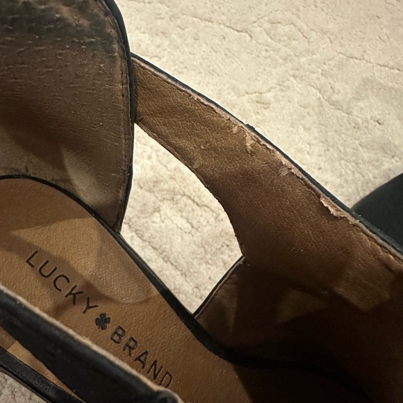 Black shoe with ankle strap and open toe - Picture 10 of 10